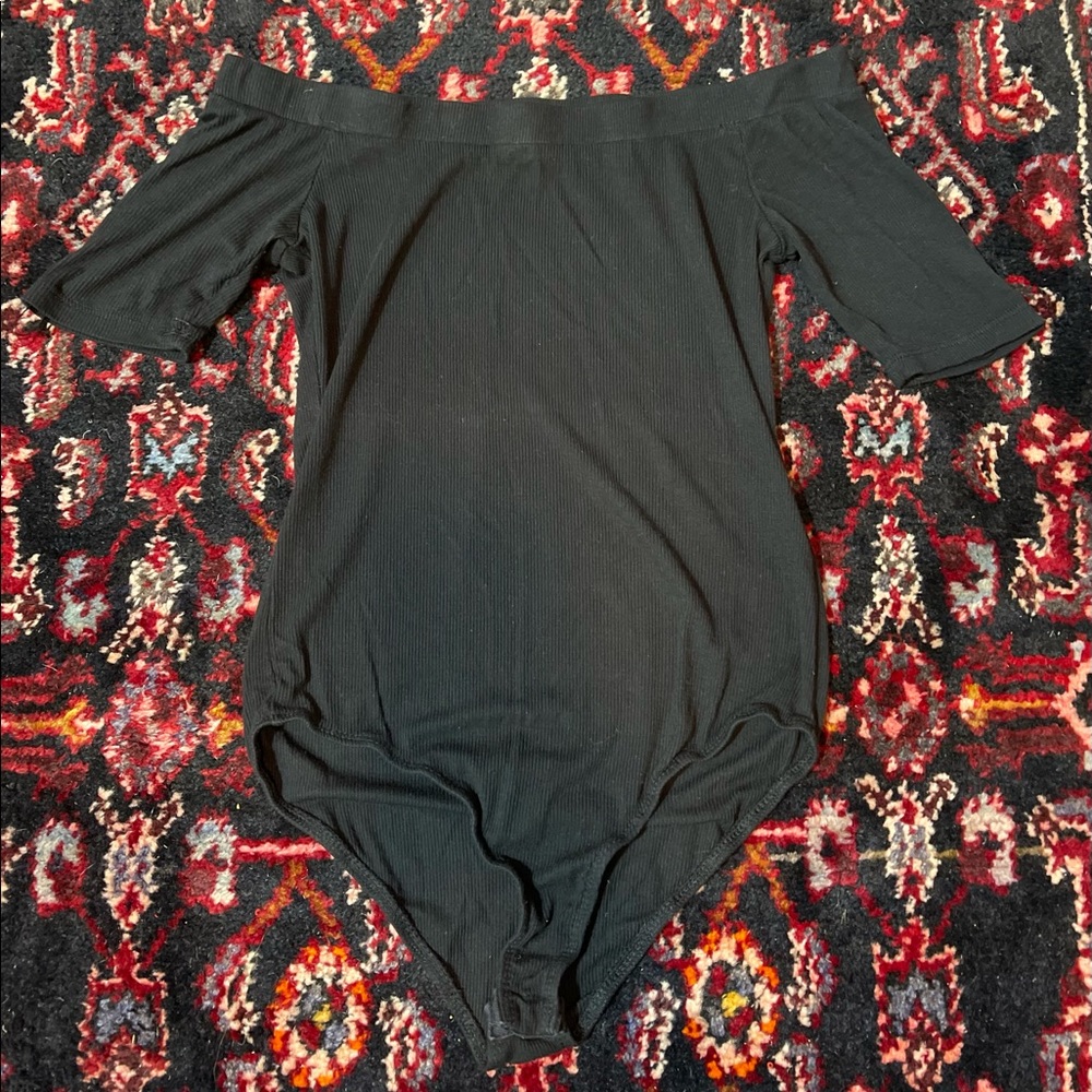 Ribbed Off the shoulder bodysuit